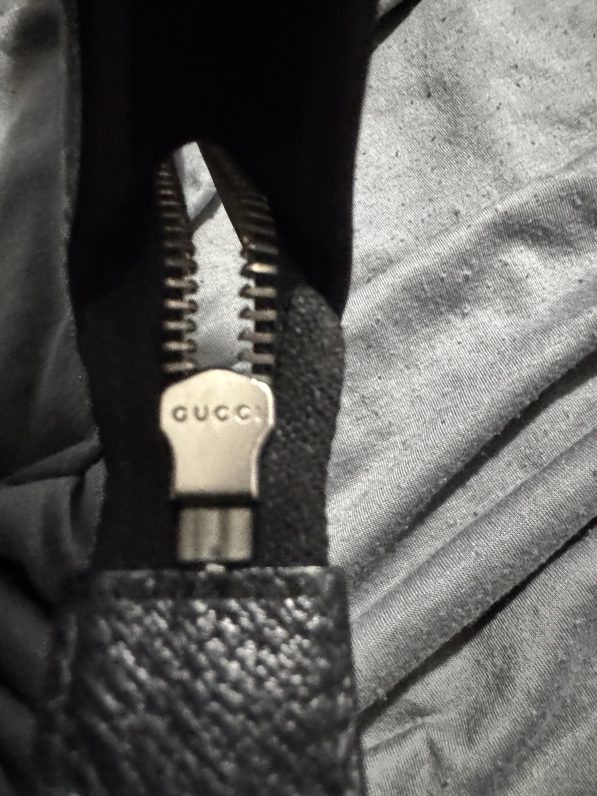 Gucci Black Red White Web Stripe Zip Crossbody Bag