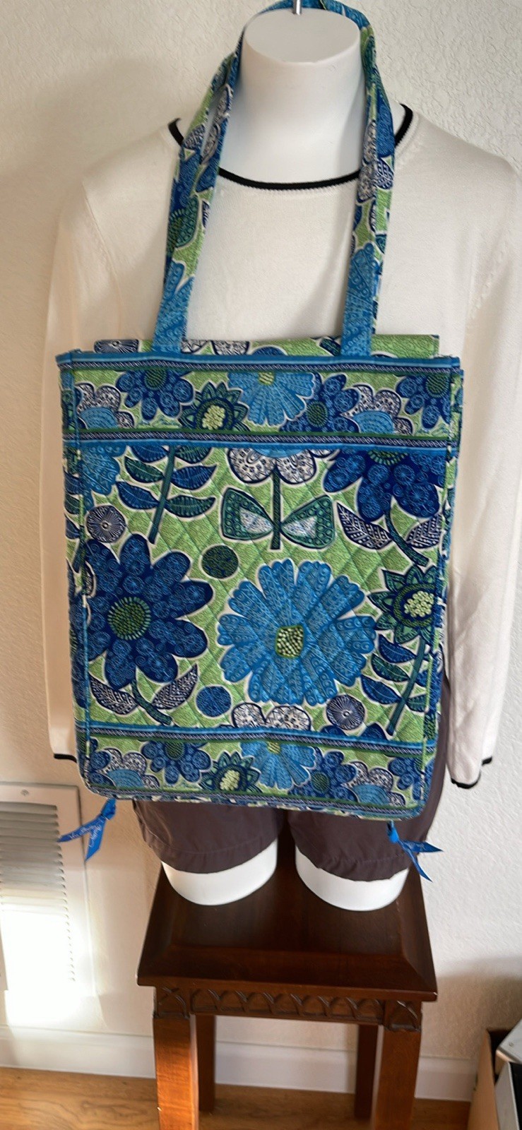 Vera Bradley Blue Green Floral Tote Zip Closure Inner/Outer Pockets Bag Charm