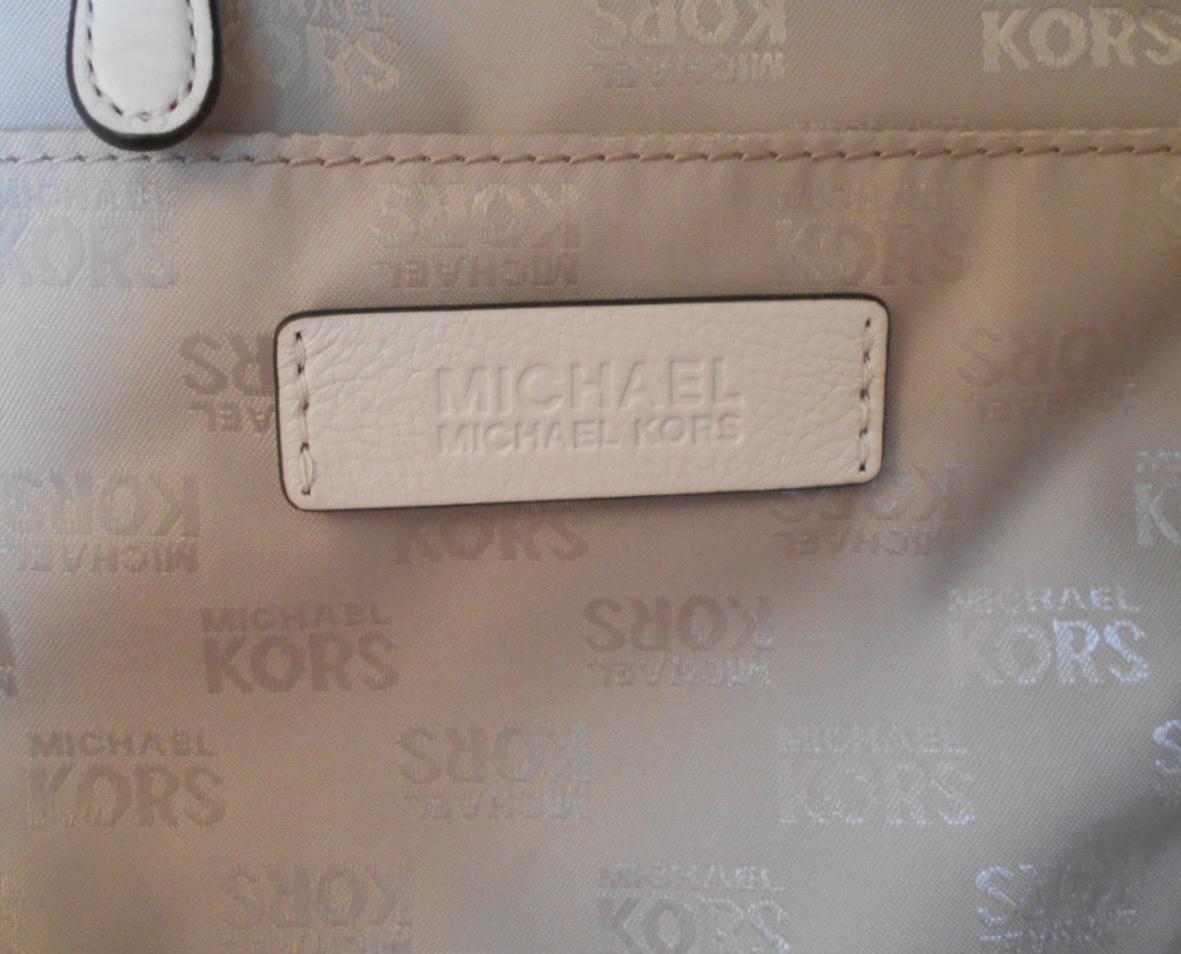 NWT MICHAEL KORS KHAKI SIGNATURE WHITE LEATHER ZIP STUD SHOULDER HAND BAG TOTE