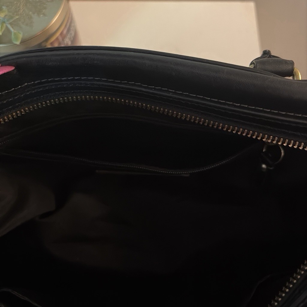 Coach Hamptons Black Leather Turnlock bag