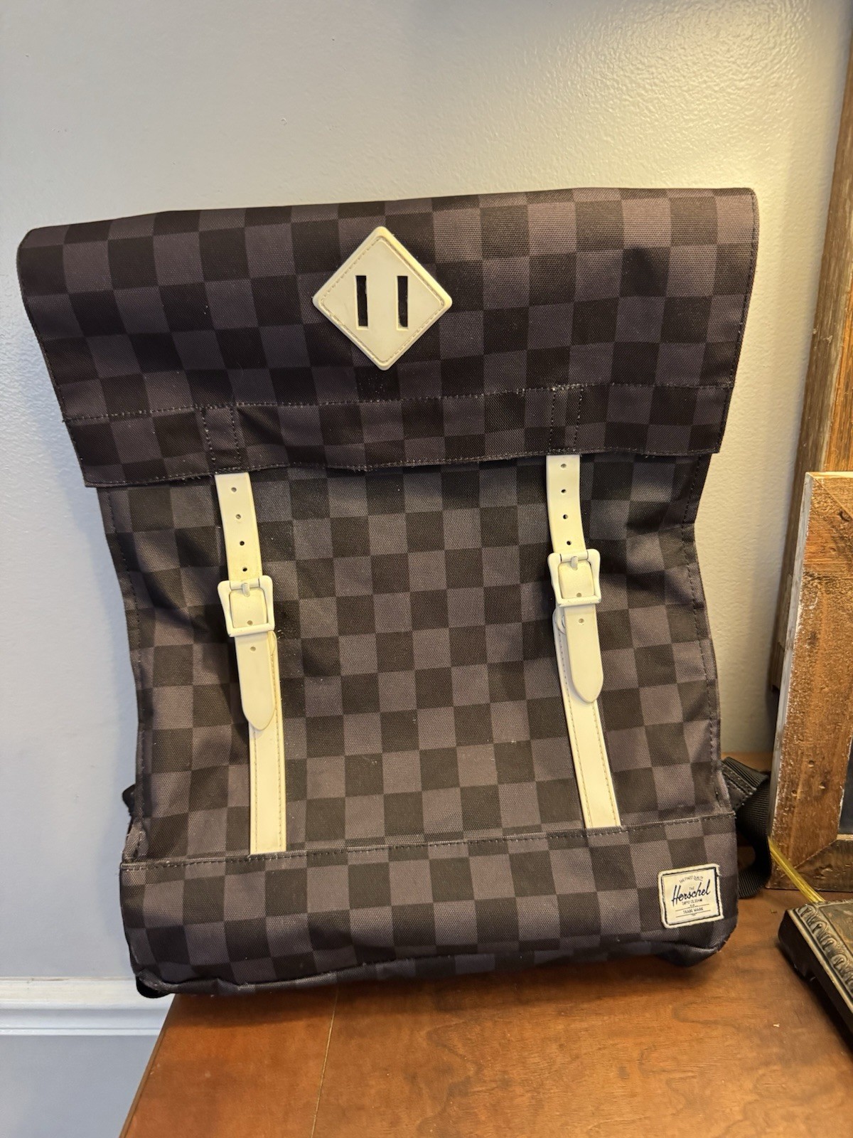 Herschel Retreat Backpack/Bookbag- Gray Plaid, Red Stripe Interior