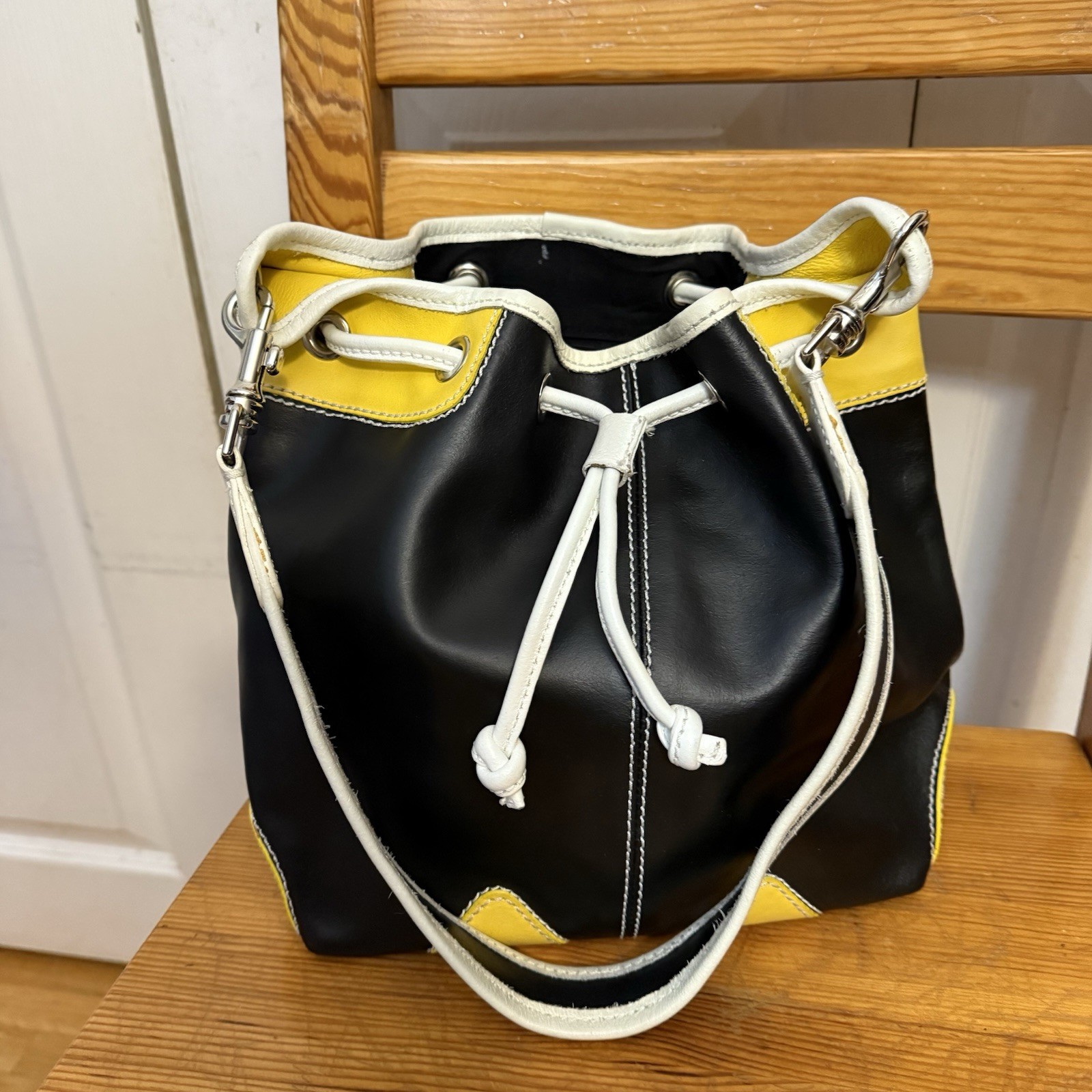 NICOLI made in Italy Black and Yellow Leather Shoulder Bucket Purse Bag