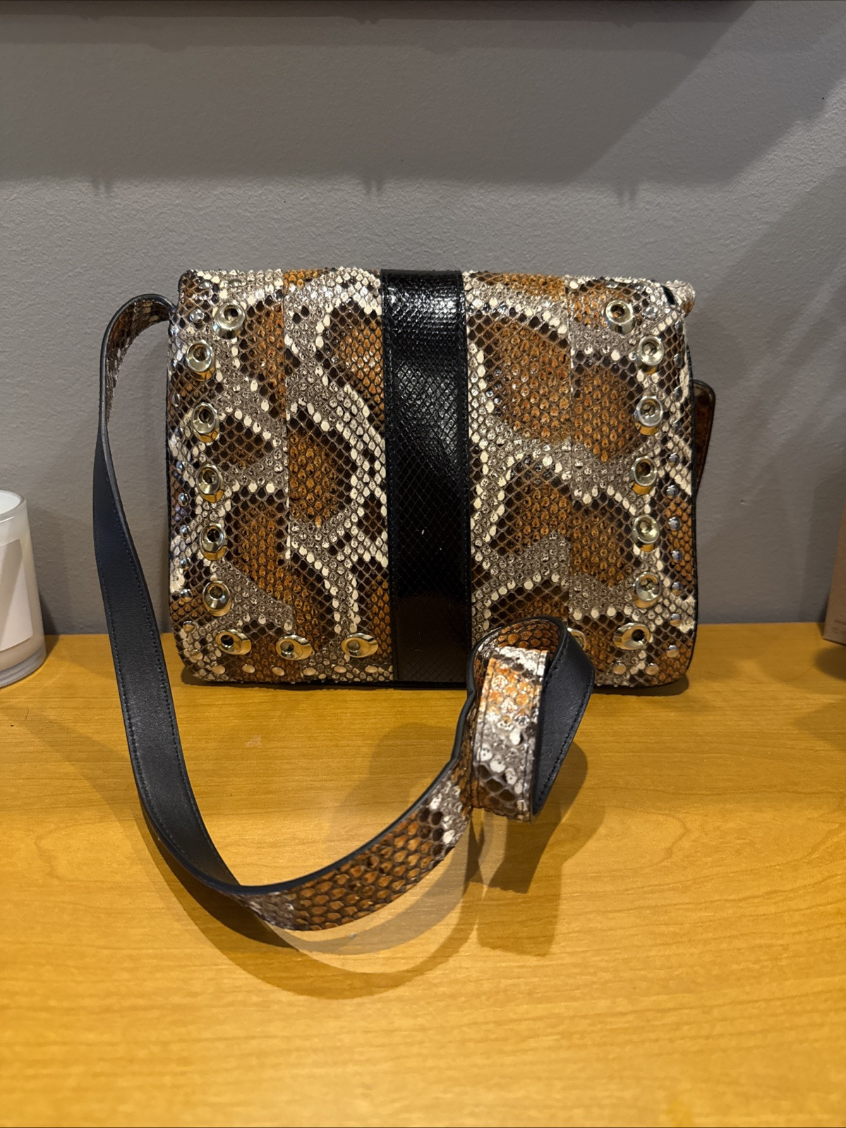 GUCCI Arli Shoulder Bag Embossed Python -Medium —Excellent Condition!