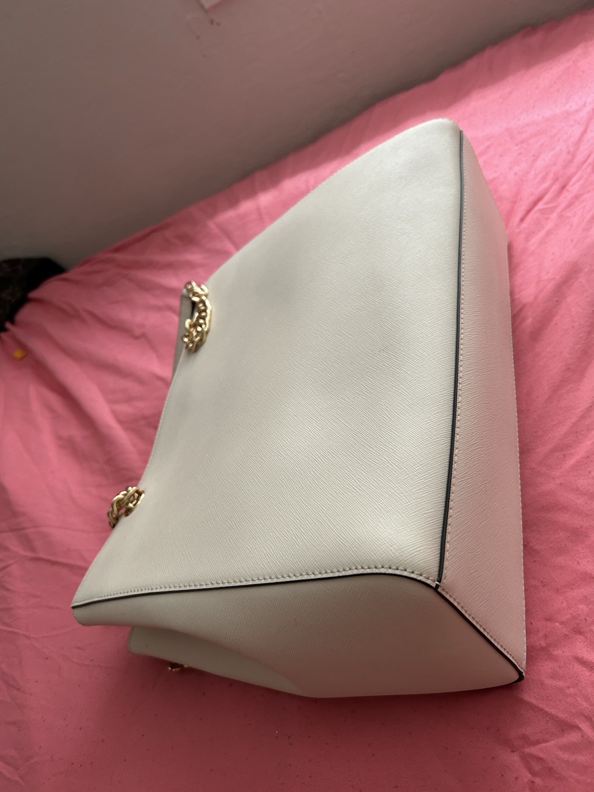 Michael Kors Large Beige Tote Handbag Gold Chain Strap MK Charm Inner Pockets