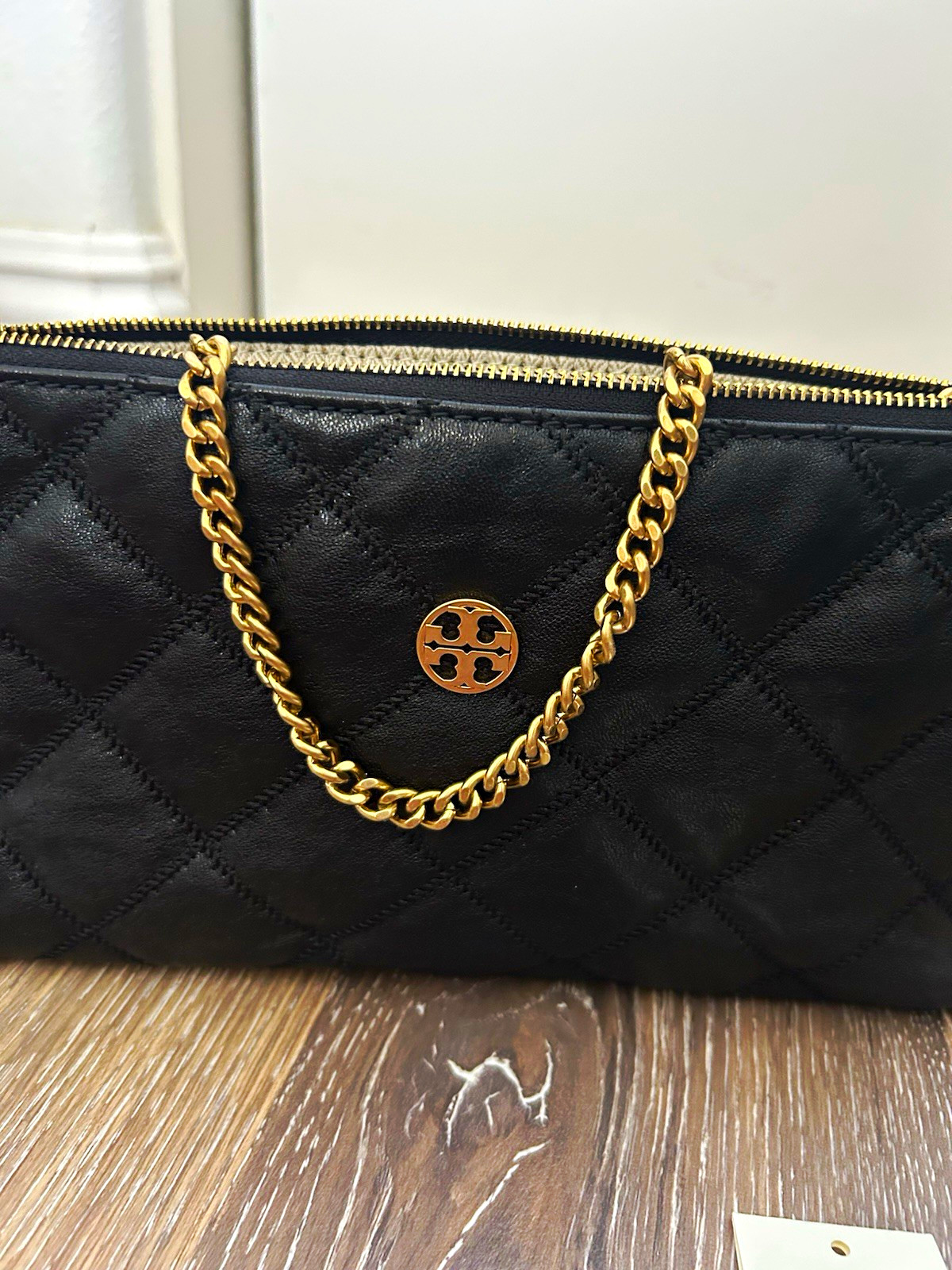Tory Burch Willa Black Quilted Zip Shoulder Bag Gold Hardware Chain Strap