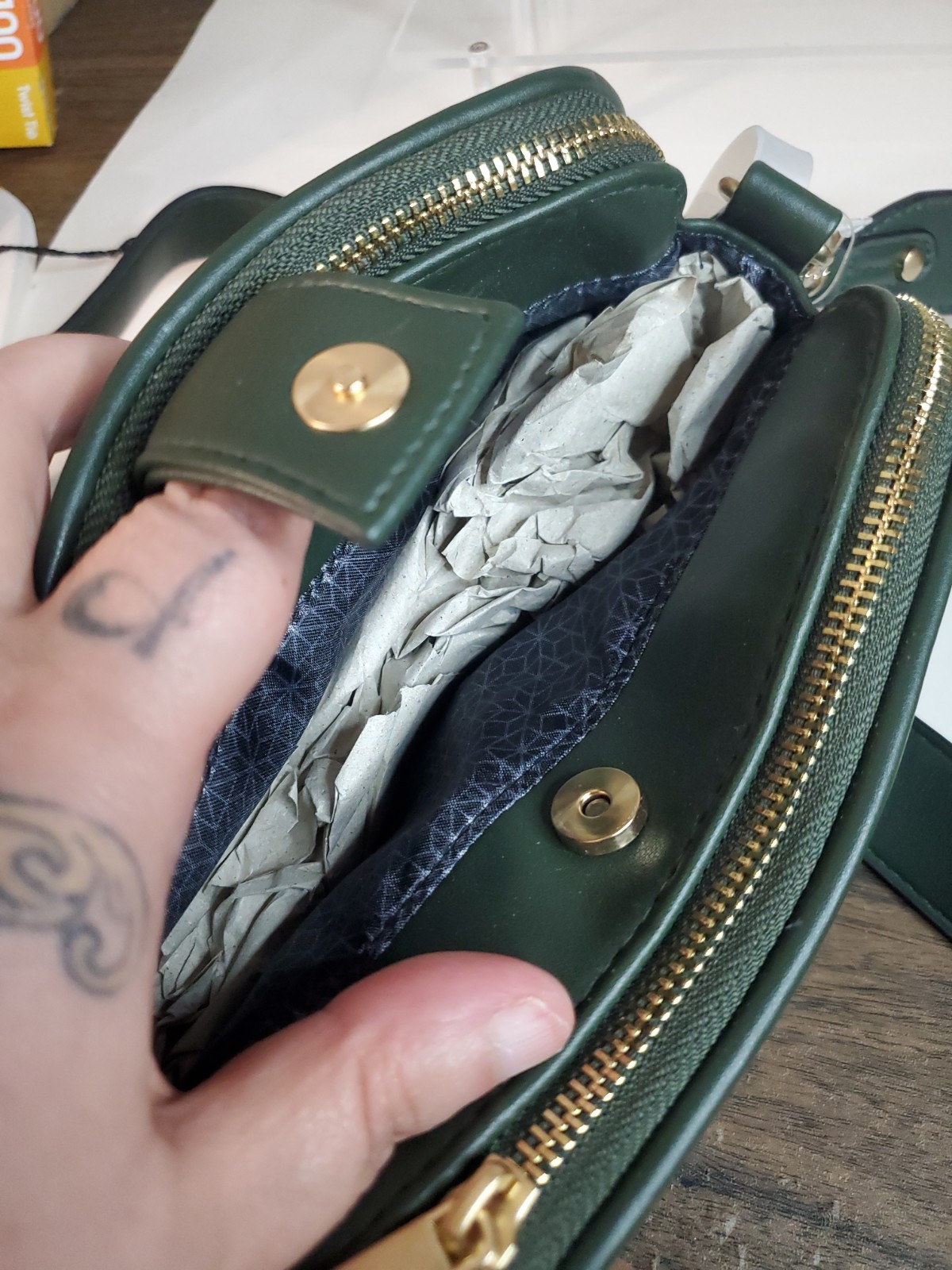NWOT Authentic TIME AND TRU Olive Green Faux Leather Cross Body Bag