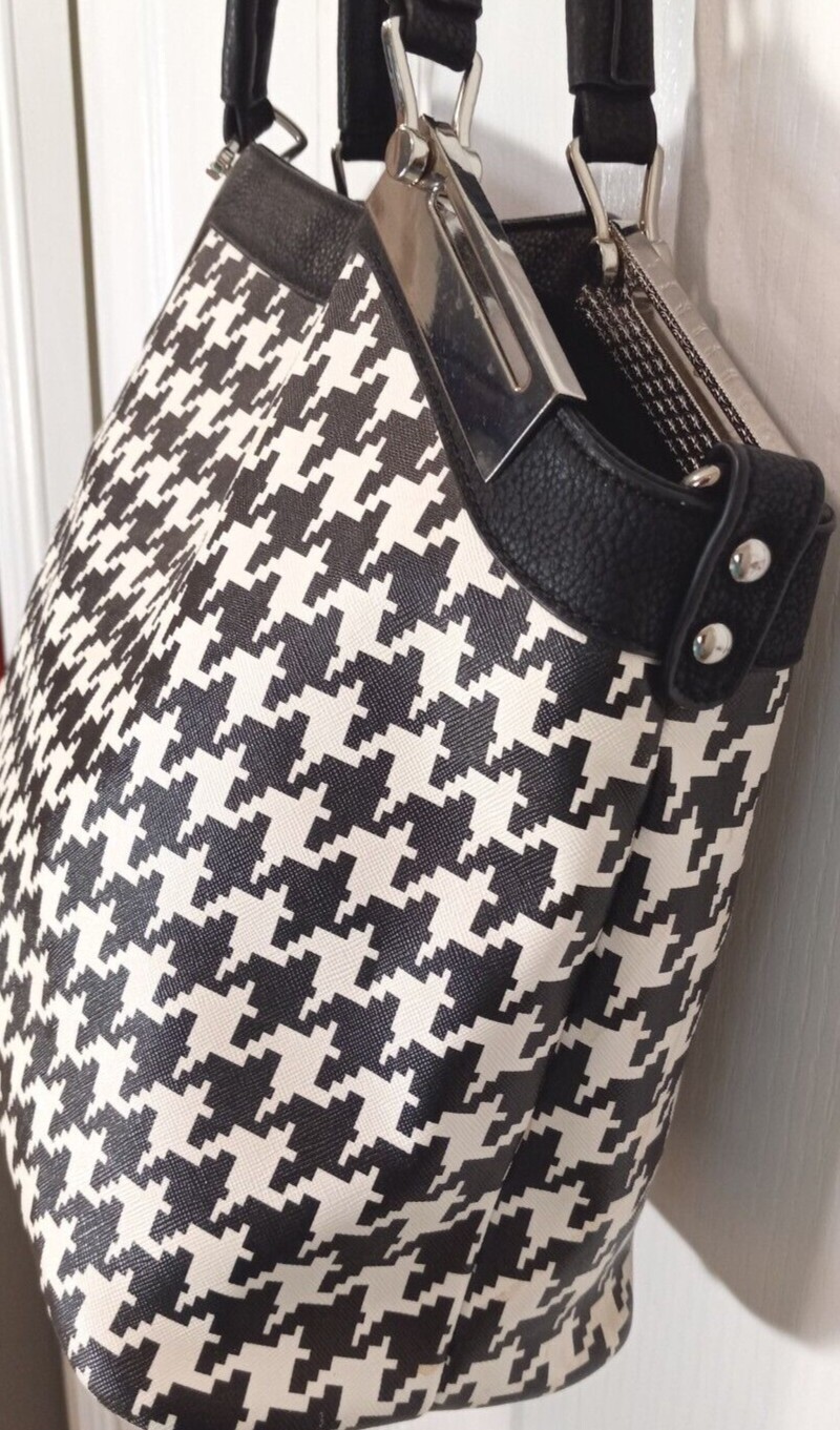 Black Rivet New Shoulder or handheld Black / White Handbag medium silver decore