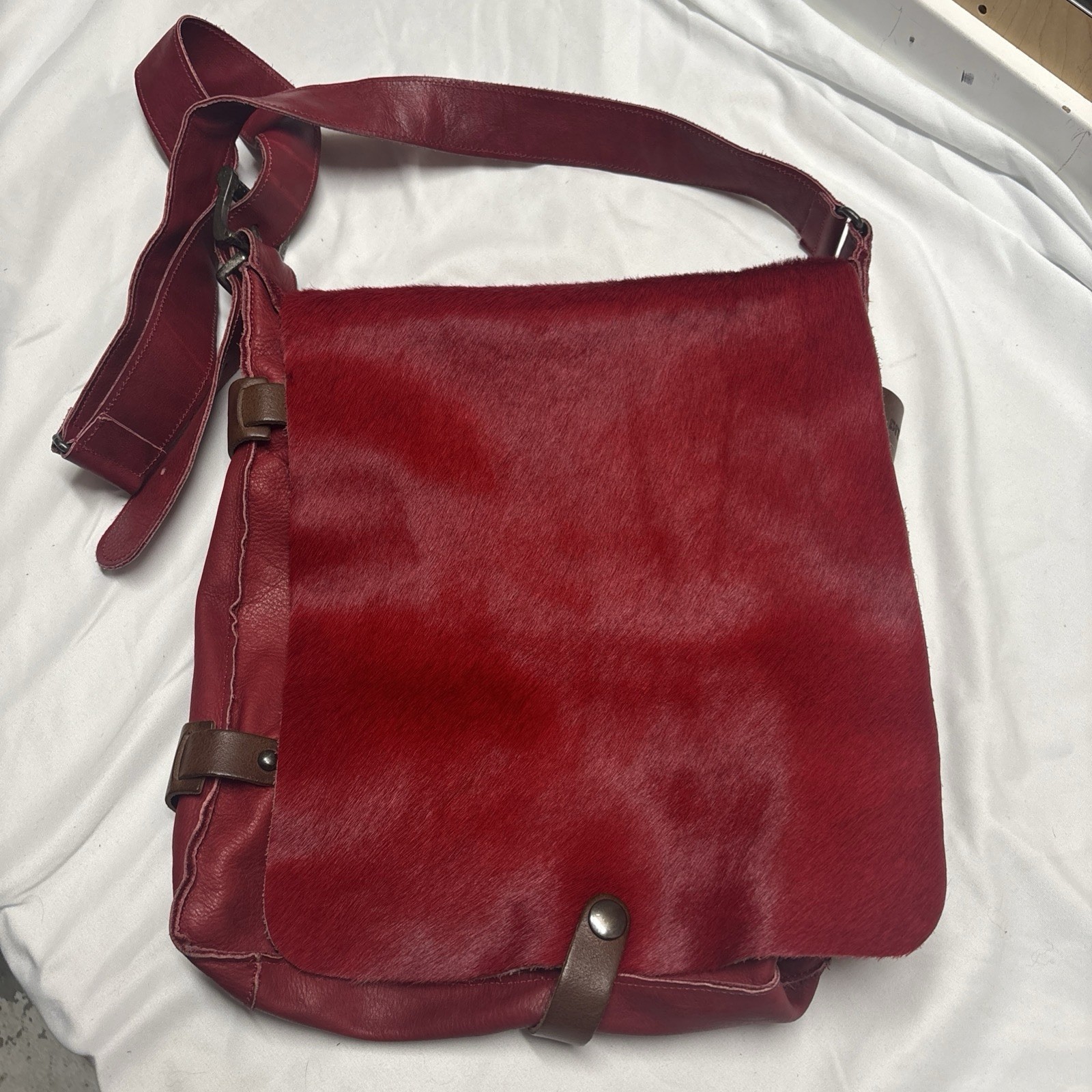 Ditox Red Genuine Leather Messenger Style Handbag/Shoulder Bag, Raw Lining