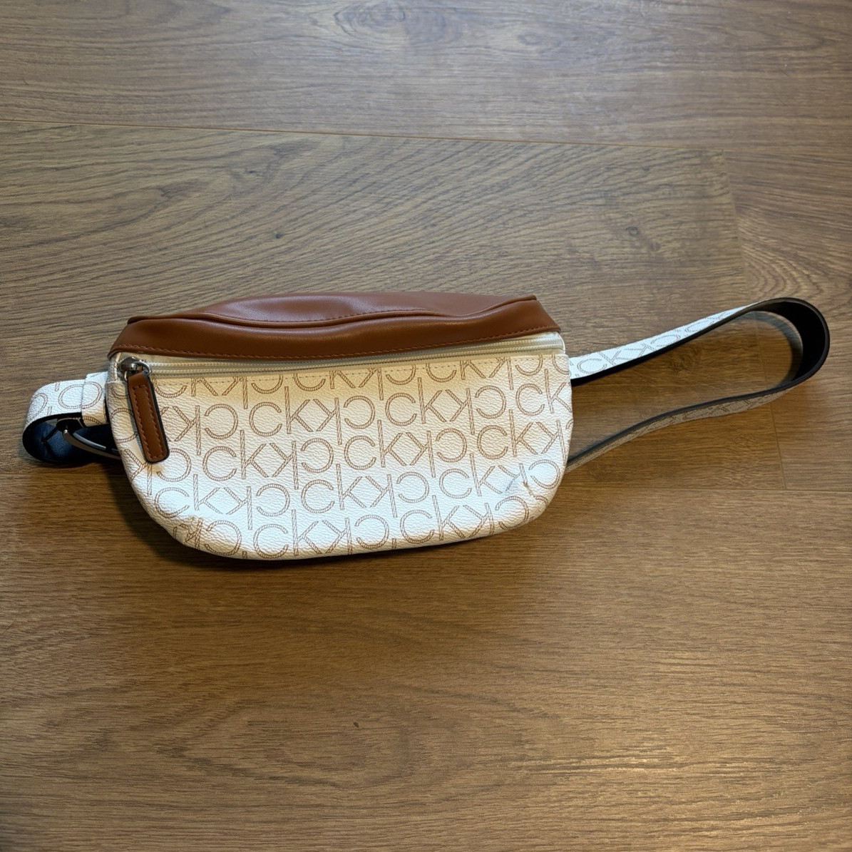 Calvin Klein Waist bag belt/fanny pack Pattern Adjustable Buckle Size 36 1.5 in