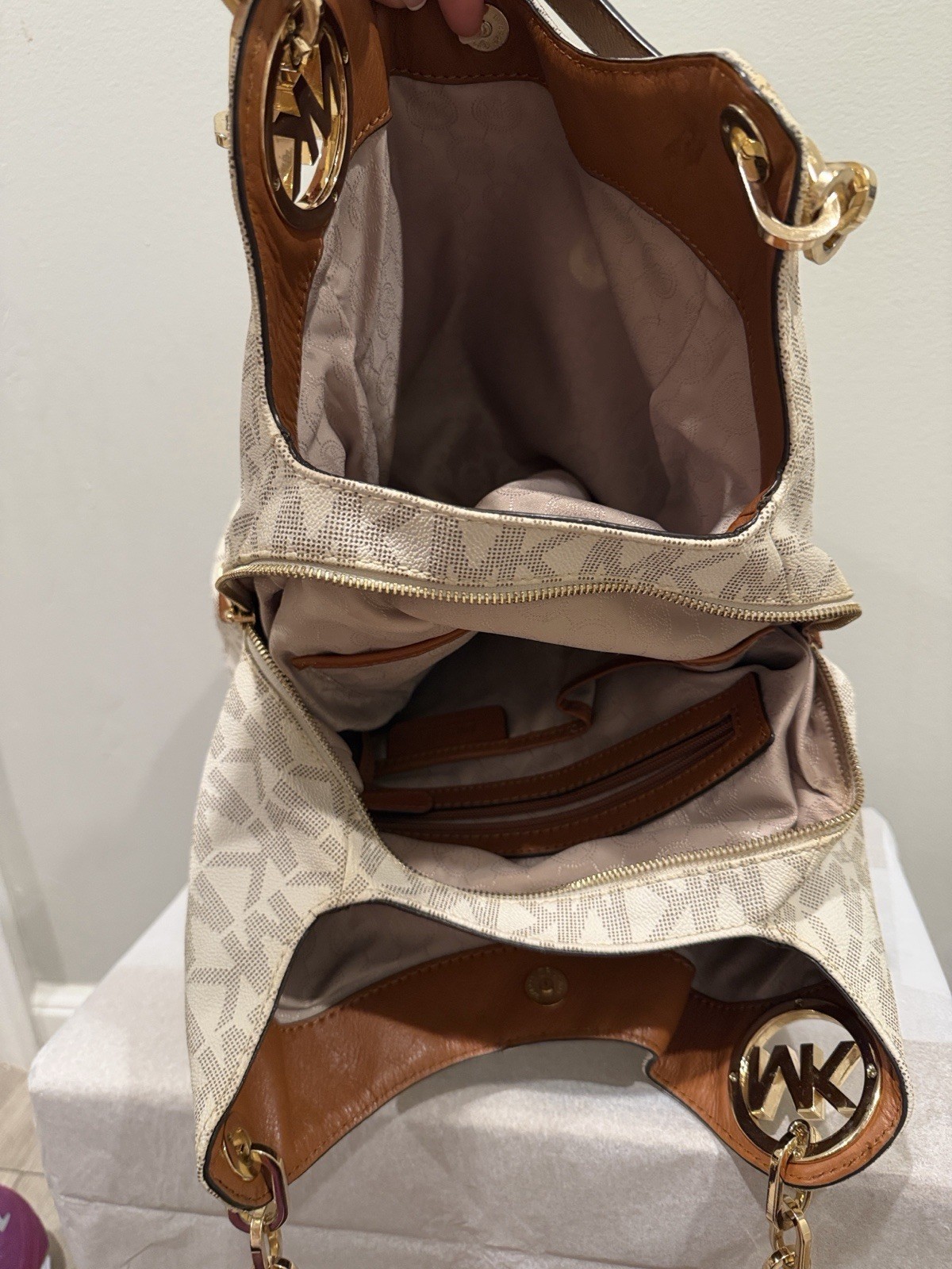 Michael Kors Jet Set Large Ivory MK Logo Shoulder Tote Bag Gold Hardware