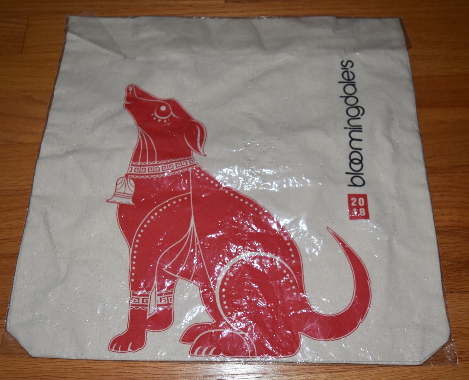 New Bloomingdales Year of the Dog Tote Bag Red Off White Asian Art Museum