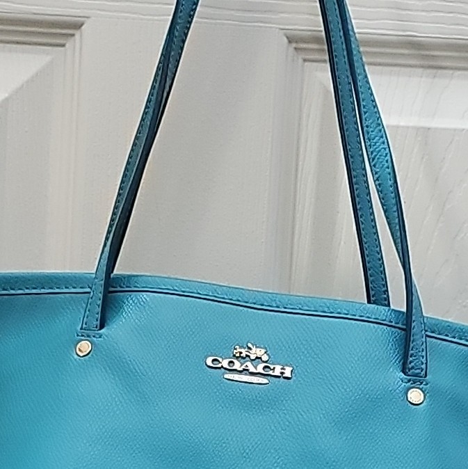 Coach Street Zip Tote in Crossgrain Blue Leather.