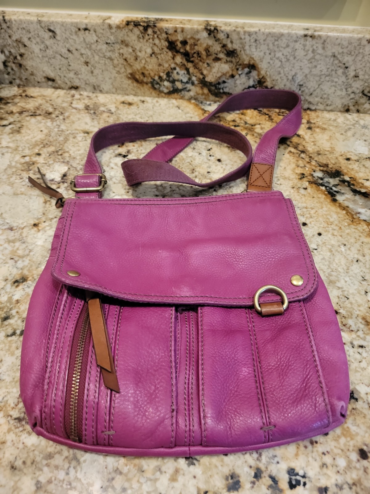 Fossil Morgan Traveler PINK Pebbled Leather Messenger Crossbody Bag Purse.