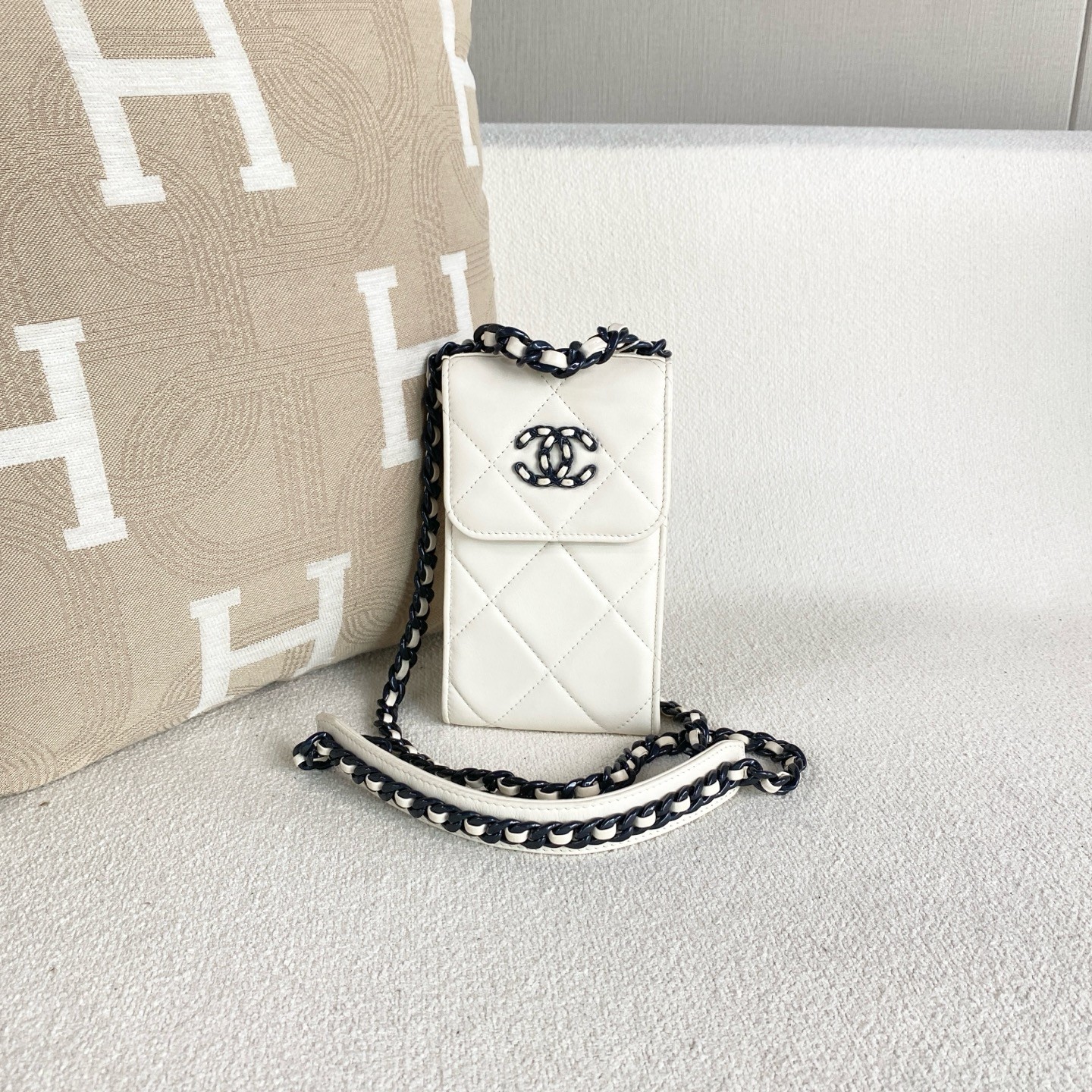 Chanel 19 Vertical Phone Crossbody Off‑White Lambskin Mixed Tone Chain Flag Bag
