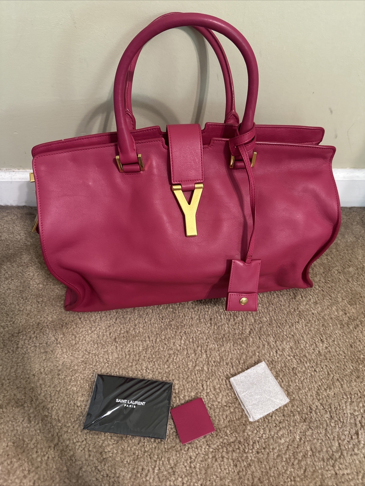 Yves Saint Laurent Classic Cabas Chyc Ligne Y Macho Fusha Leather Small Bag