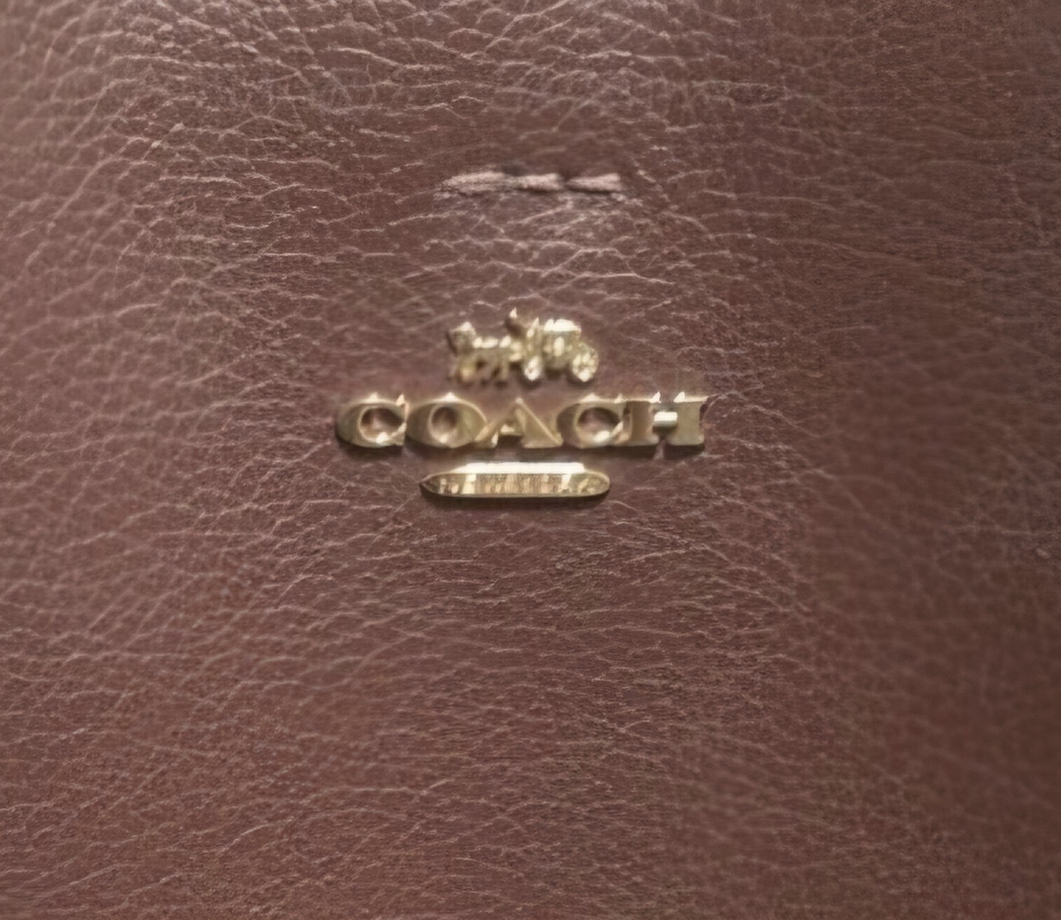 Coach Wine Pebbled Crossbody Bag Detachable Strap Gold, middle zip Pockets Logo