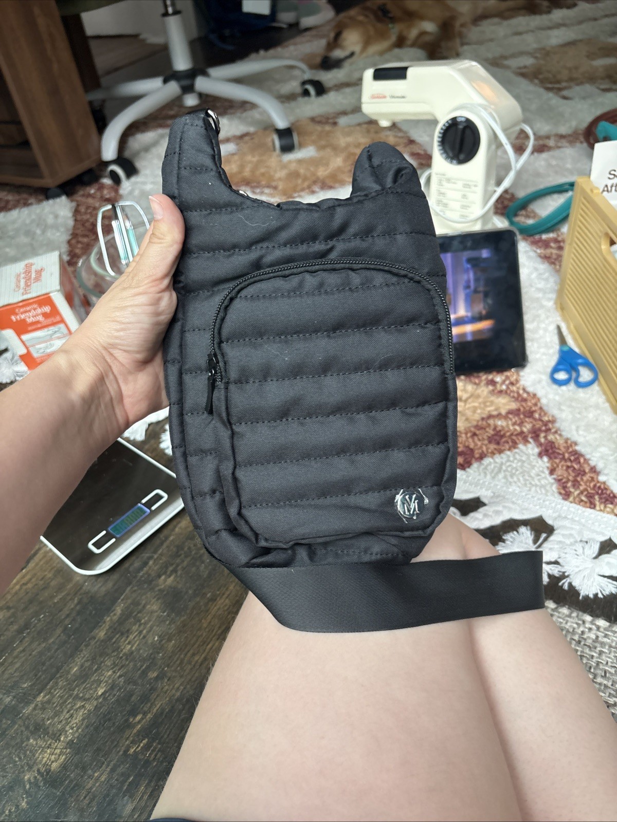 Von Maur Water Bottle Quilted Crossbody Bag Black Excellent Condition Hiking