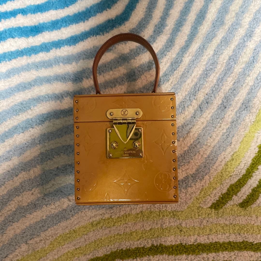Louis Vuitton Studded Mini Party Bag Leather Clutch 4.3in 11cm Gold Hardware