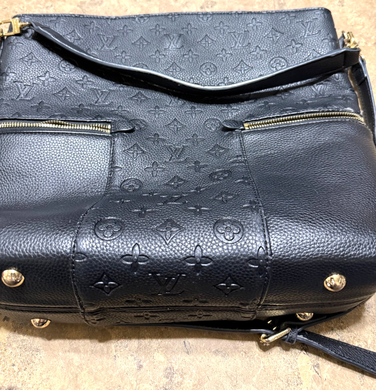 Black Pebbled Shoulder Bag Gold Hardware Zip Detachable Straps Used Well Worn