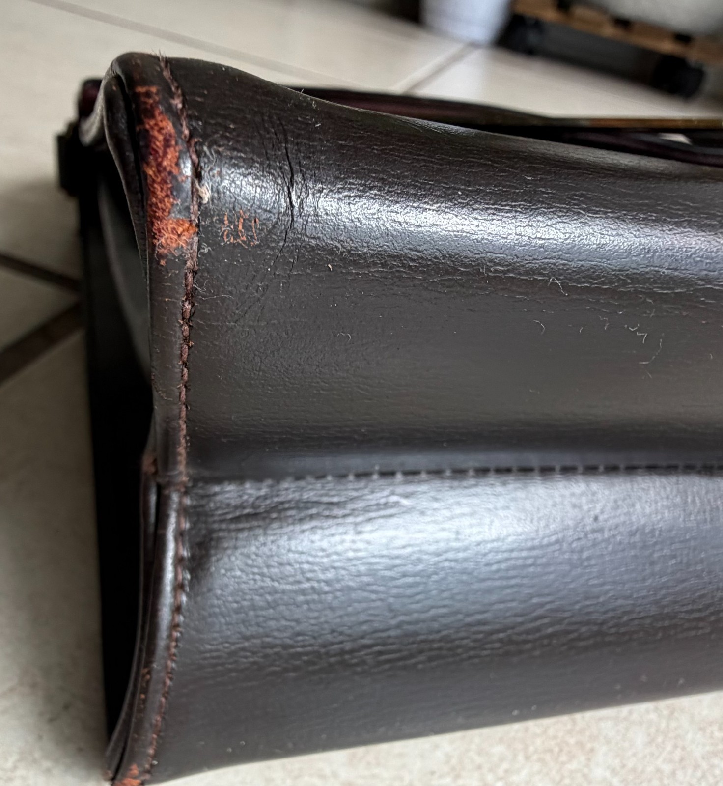 Vintage BLOCK Saks Fifth Avenue Brown Leather Top Handle Shoulder Bag V Chevron