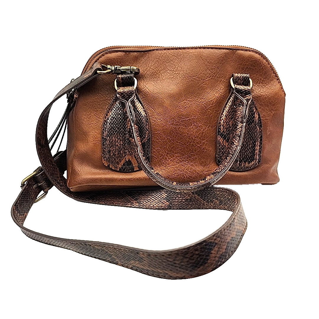 Brown Faux Leather Allegator Skin Purse NWOT Adjustable Shoulder Strap E7-2341