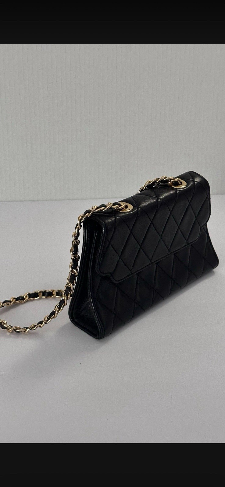 Vintage Lmragonn Black Quilted Shoulder Bag Gold Hardware Chain Strap