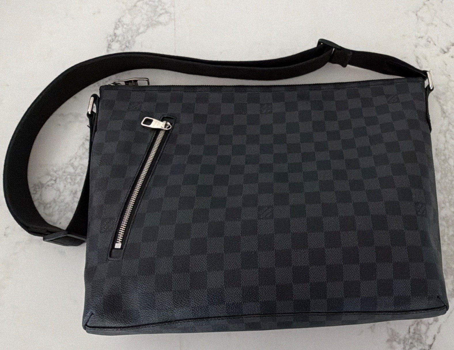 Louis Vuitton Damier Graphite Mick MM Zip Crossbody Bag AUTHENTICATED