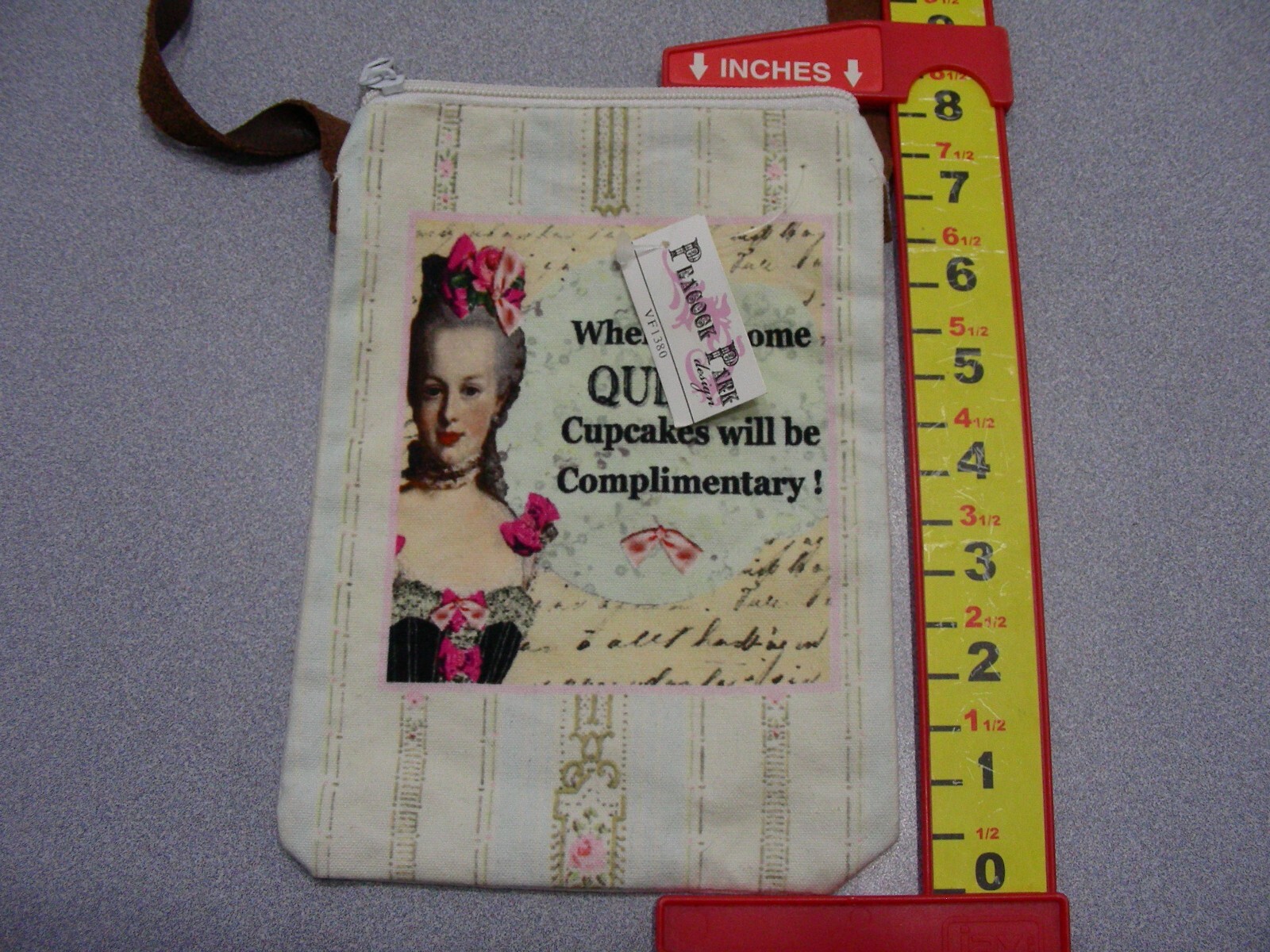 PEACOCK PARK – Queen – 5.5″ x 8″ Single Pouch Shoulder Bag!
