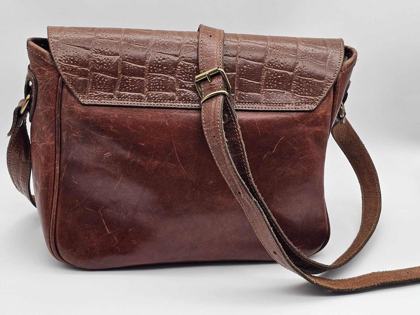 Vintage 80s El Campero Croc Embossed Brown Leather Fold Over Bag Satchel Strap