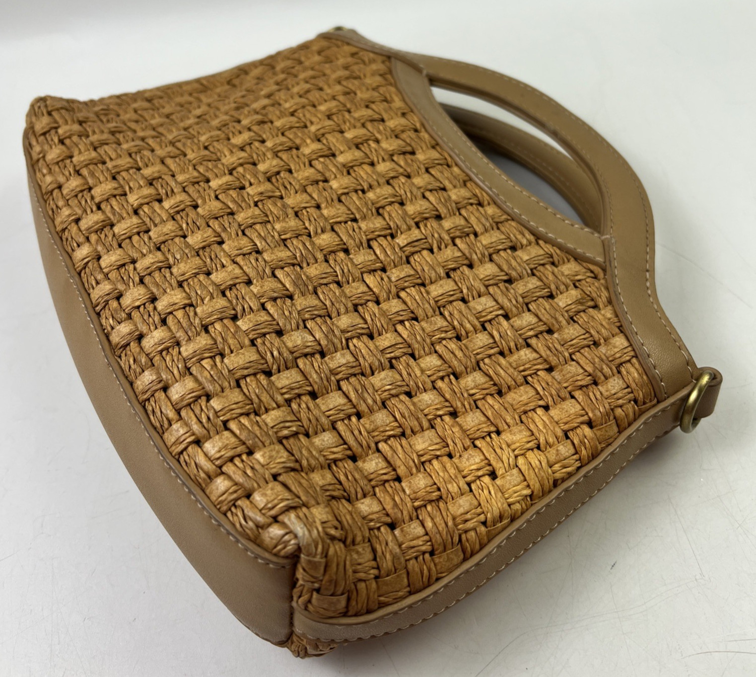 Fossil Beige Rattan Handbag/Purse SL3656 Size: 9.5″x8.5″x2.25″