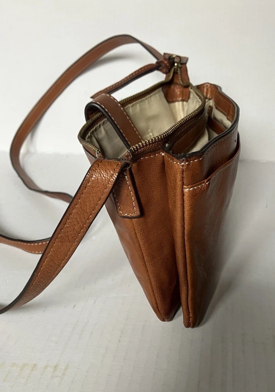Lucky Brand Brown Leather Crossbody Bag 8 X 5 Inches Adjustable Strap