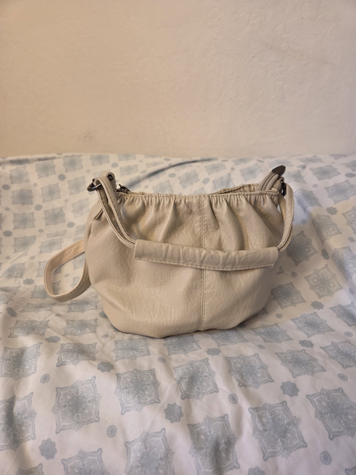 JPDS Beige Shoulder Bag, Zip Closure, Pebbled, Silver Hardware, Lined, Pockets