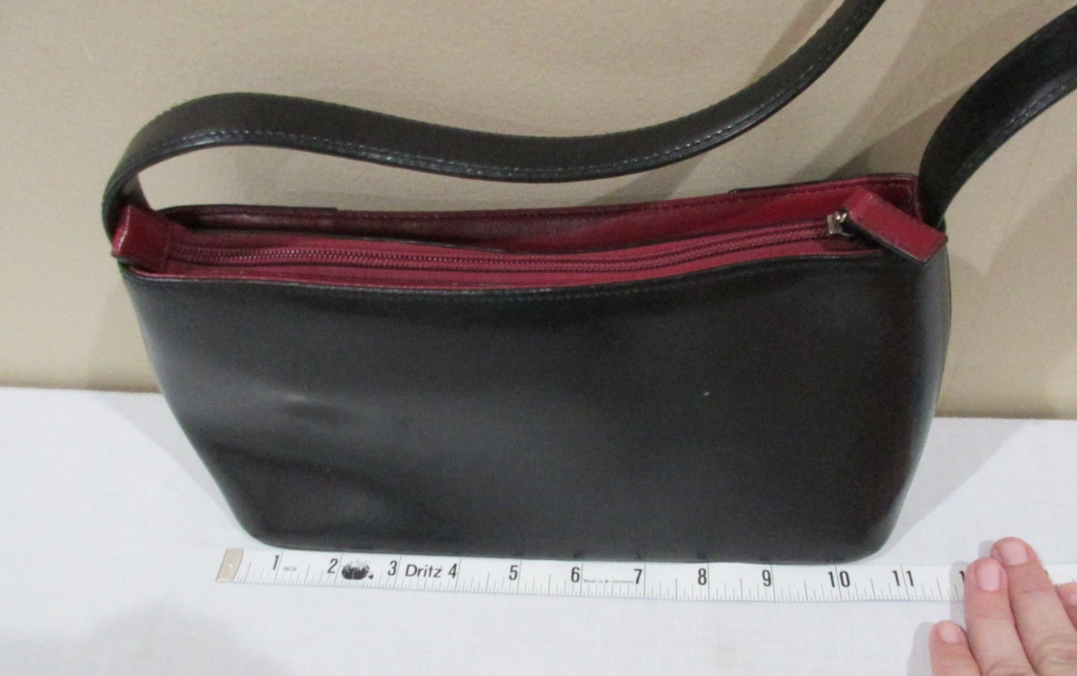 Vtg. Y2K Black/ Dark Red Shoulder Handbag Silver Blue Scallop Cut Out