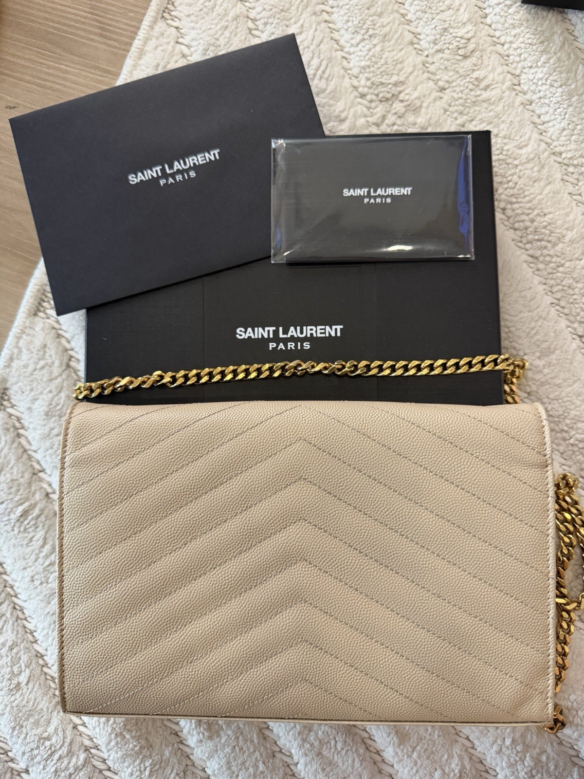 YSL Cassandre Monogram Envelope Medium Wallet On Chain (beige nude)