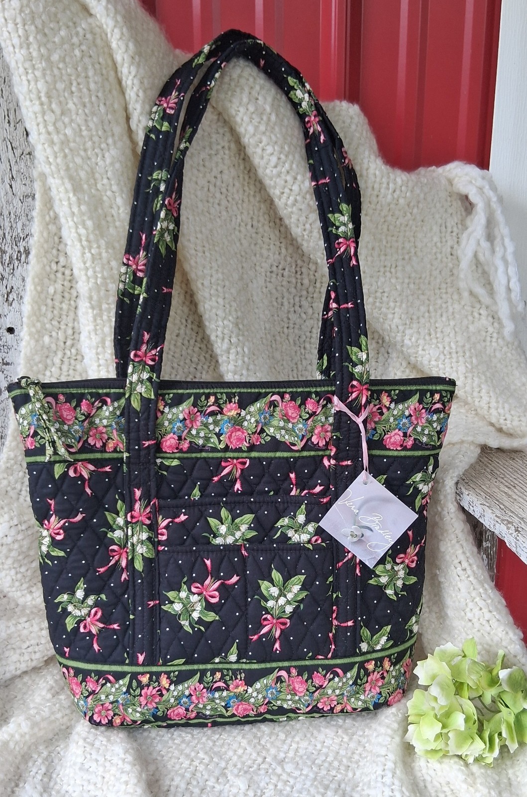 NWT Vera Bradley Medium Floral Cotton Fabric Tote Bag Villager New Hope