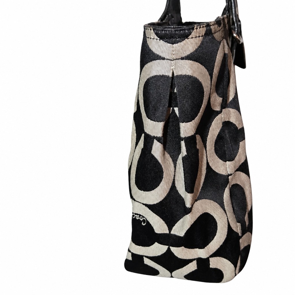 Coach Madison op art signature