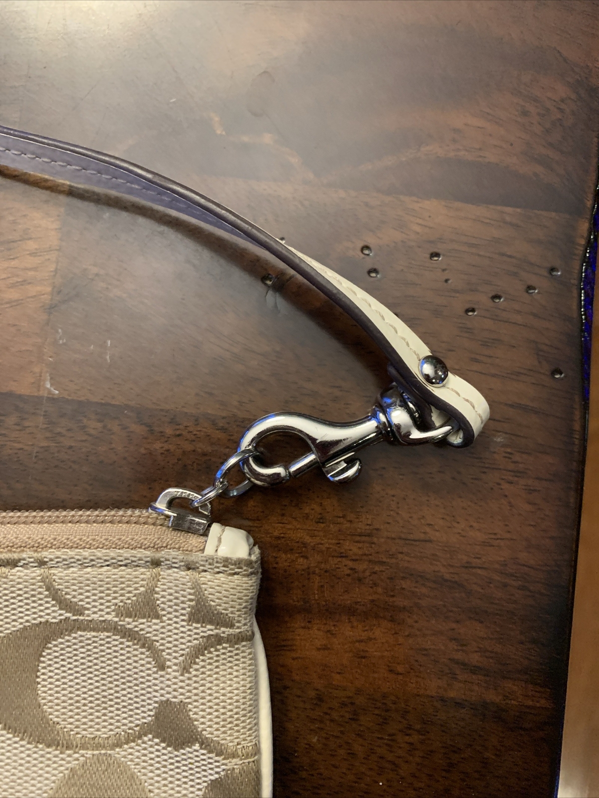 Small Beige & Ivory Coach Clutch/Wallet. Nice Condition! 4in tall & 5.75in wide.