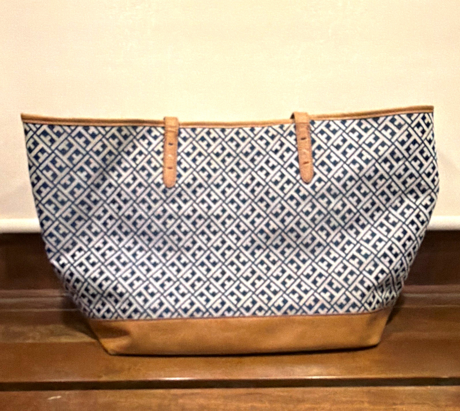 Tommy Hilfiger Blue & White Geometric Tote Bag w/ Zipper, Inner Pockets