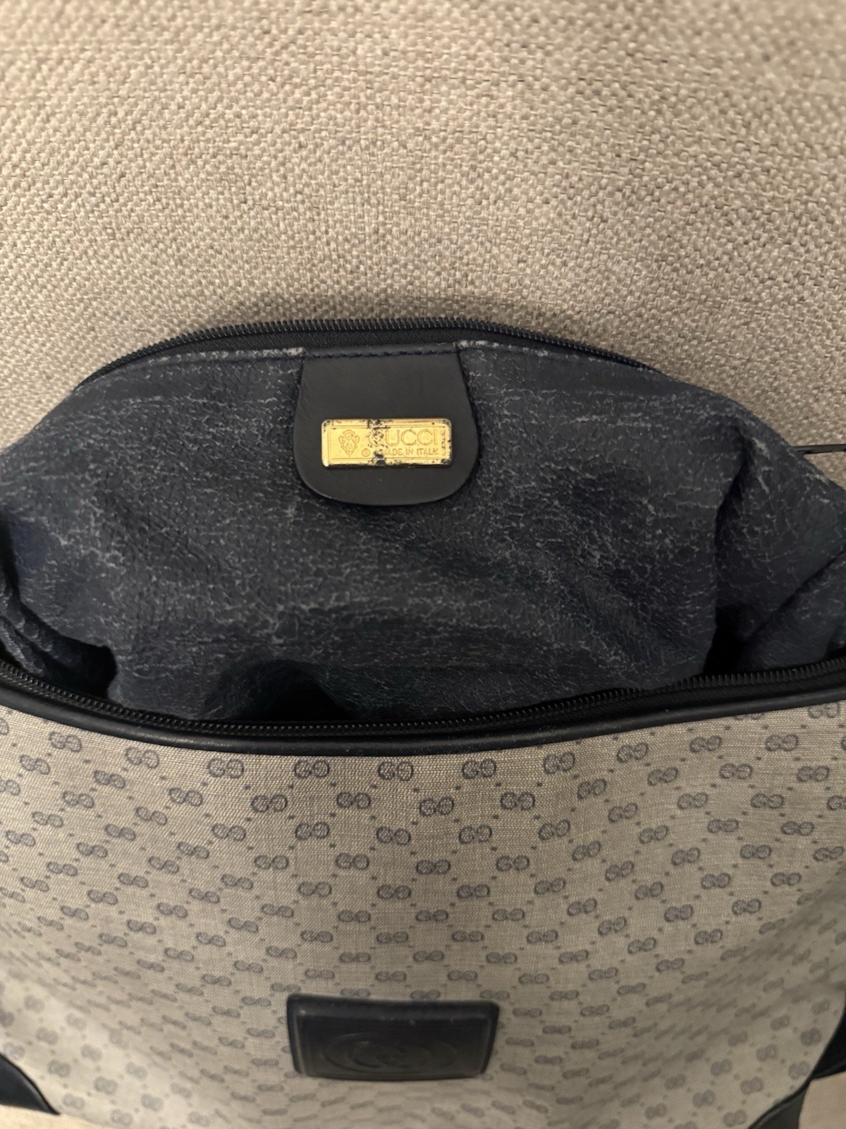 Vintage Authentic Gucci navy blue micro GG supreme coated canvas shoulder!!!