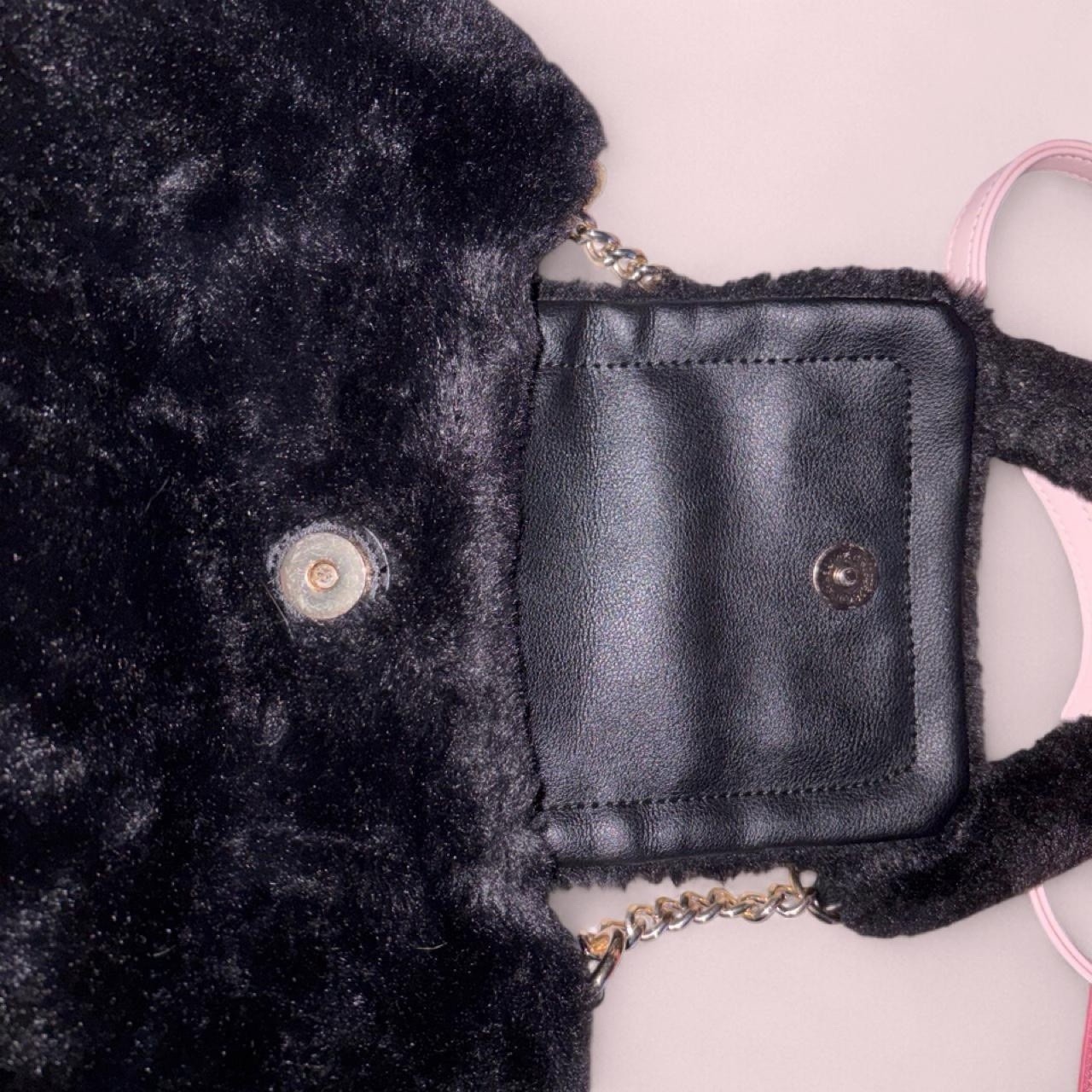 Juicy Couture Black Logo Shoulder Bag Gold Chain Strap, Lined Pockets