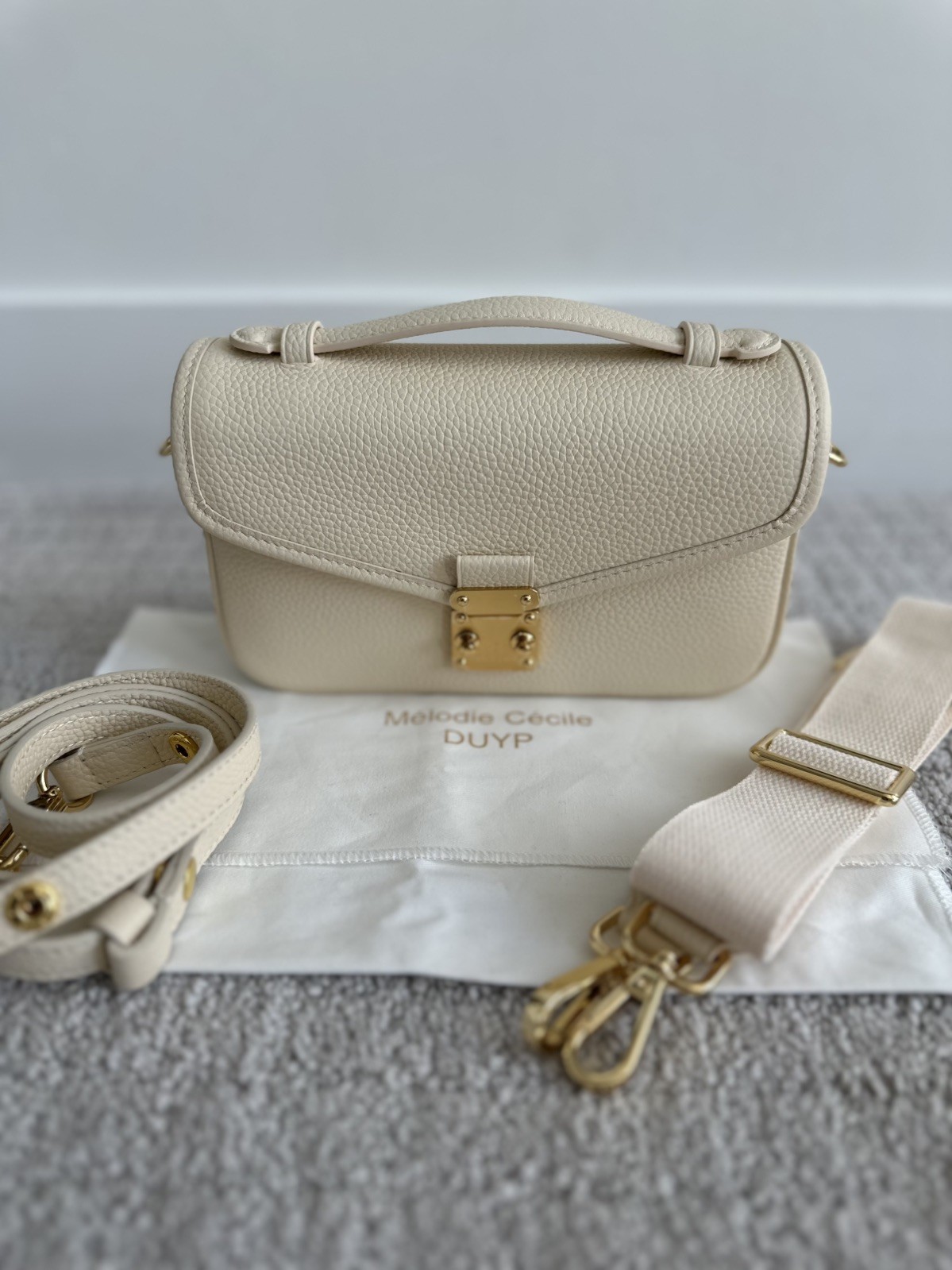 DUYP La Petit Paris15 Buttercream Leather Crossbody Top Handle Bag EXCELLENT