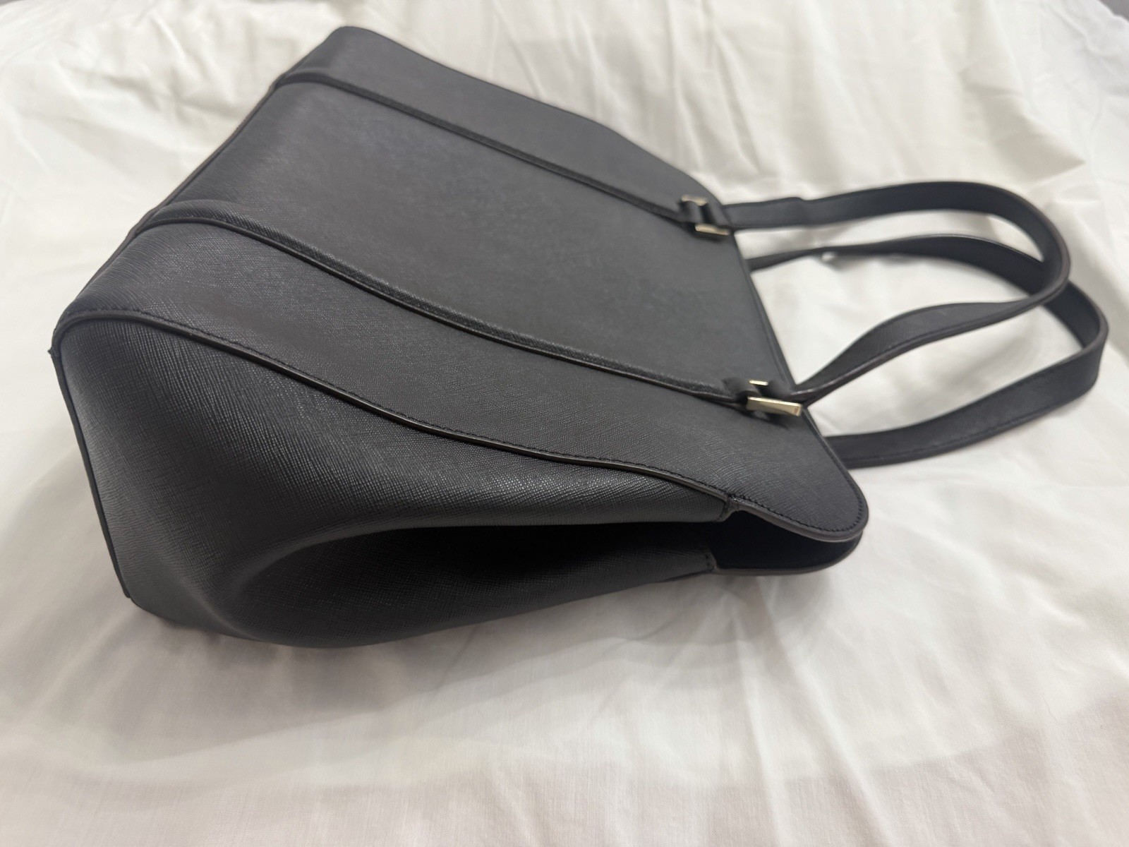 Black Pebbled Solid Trapezoid Tote Double Handles Magnetic Lined Inner Pockets