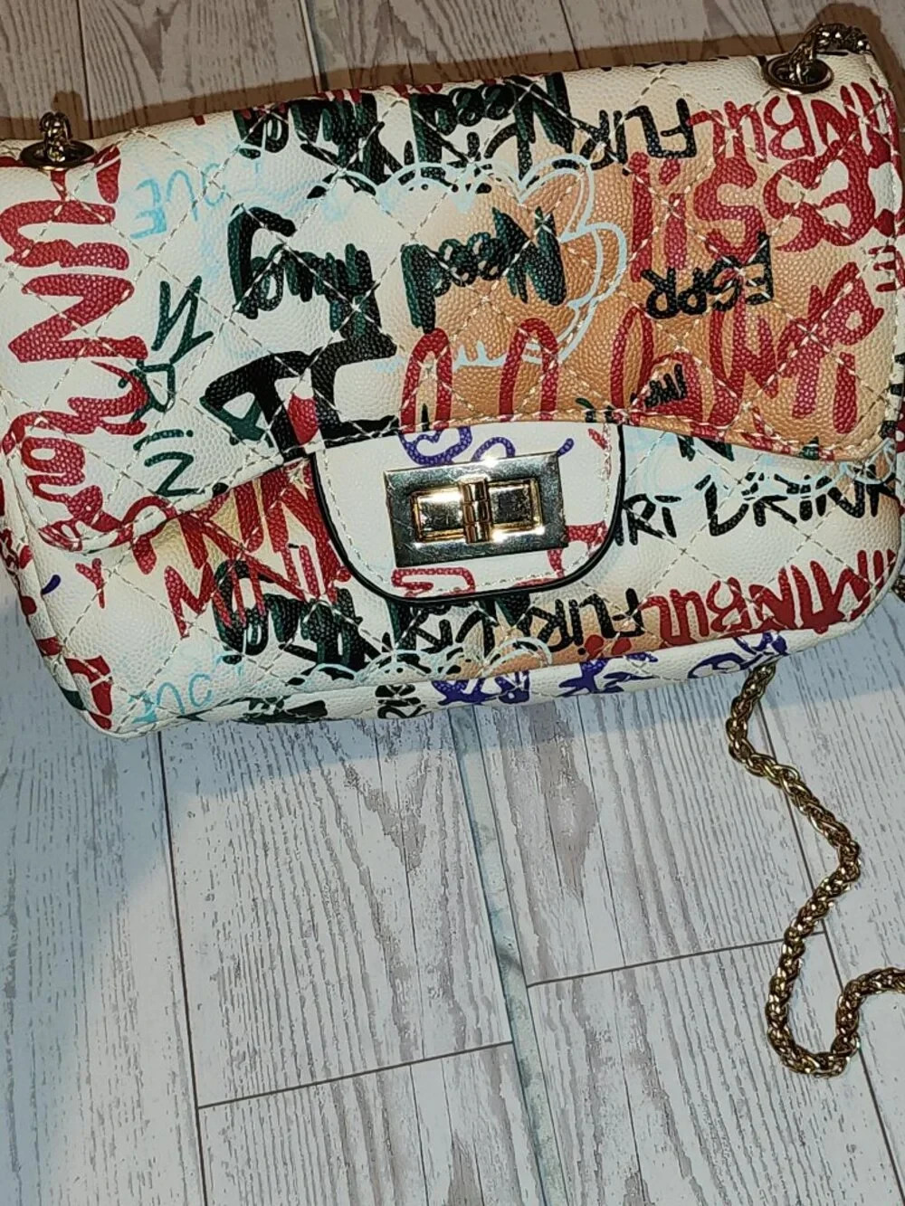 Graffiti Print Quilted Chain Crossbody Shoulder Bag White Gold Turn Lock Purse