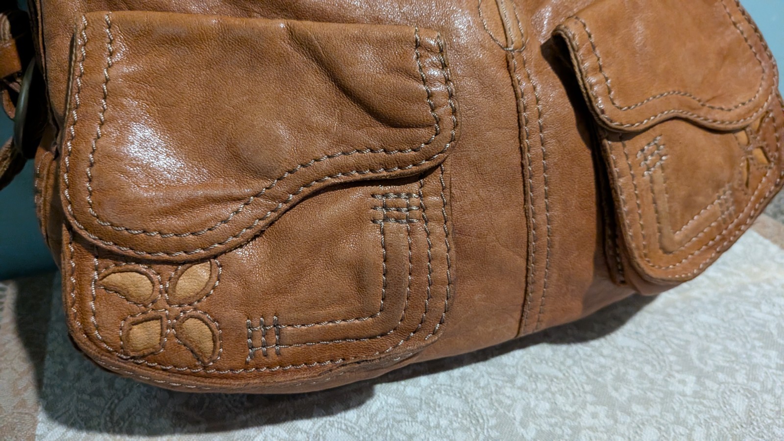 🍀Lucky Brand Stash Flower and Dove Cognac Lamb Leather Hobo Shoulder Bag VGUC
