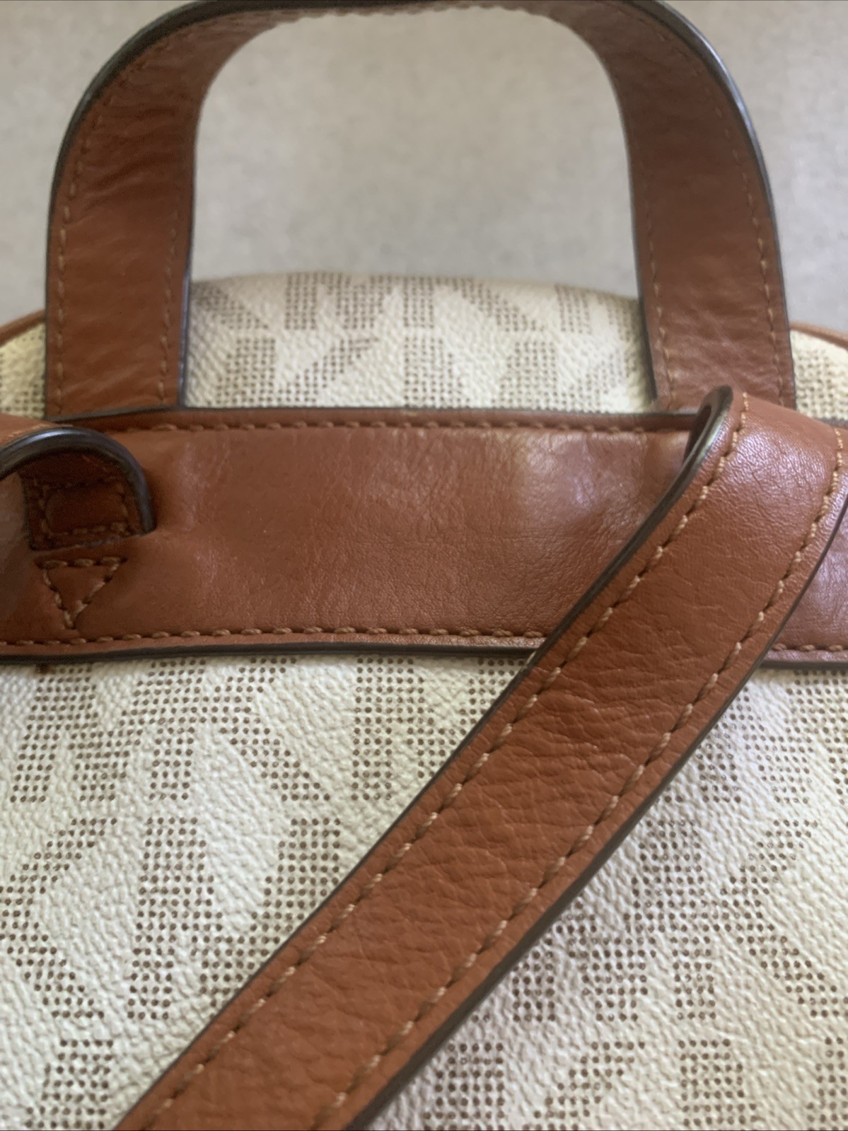 Michael Kors 30S7GEZB1B Women’s Backpack Medium – Vanilla