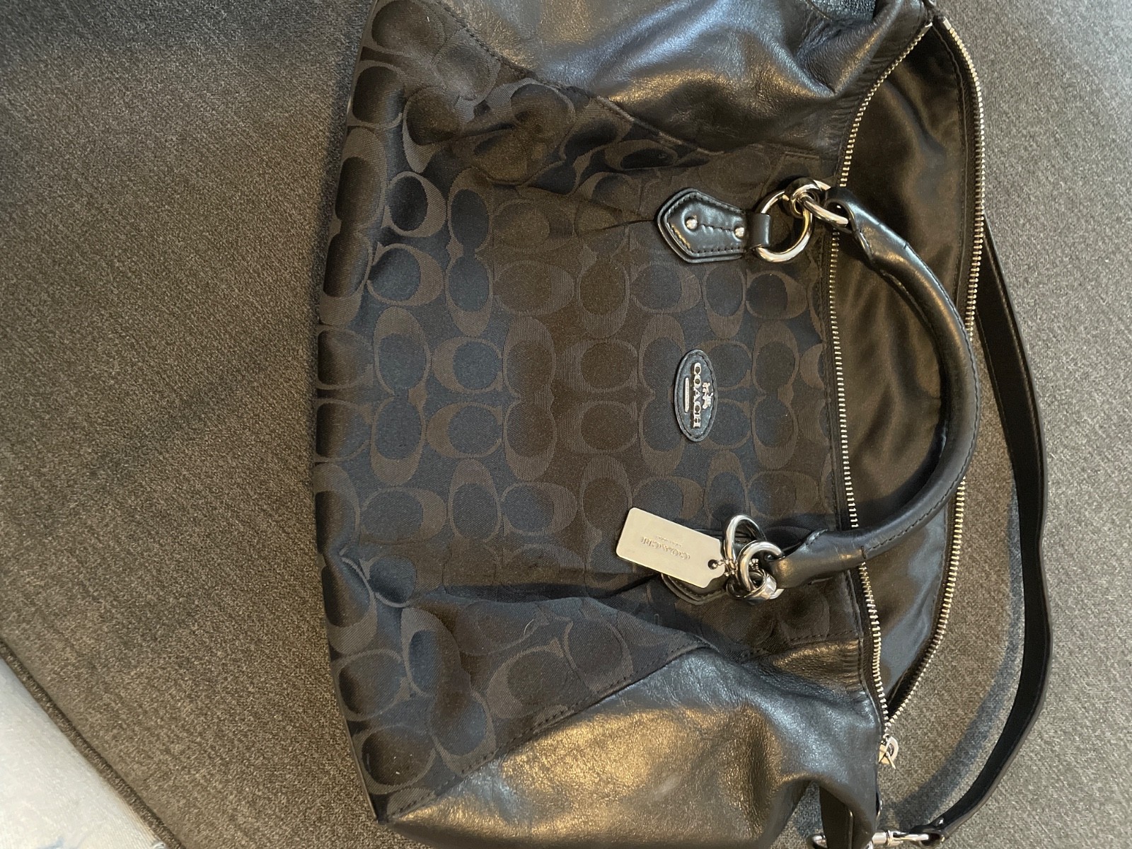 Vintage Coach shoulder purse. Great condition. black with leather on the side.