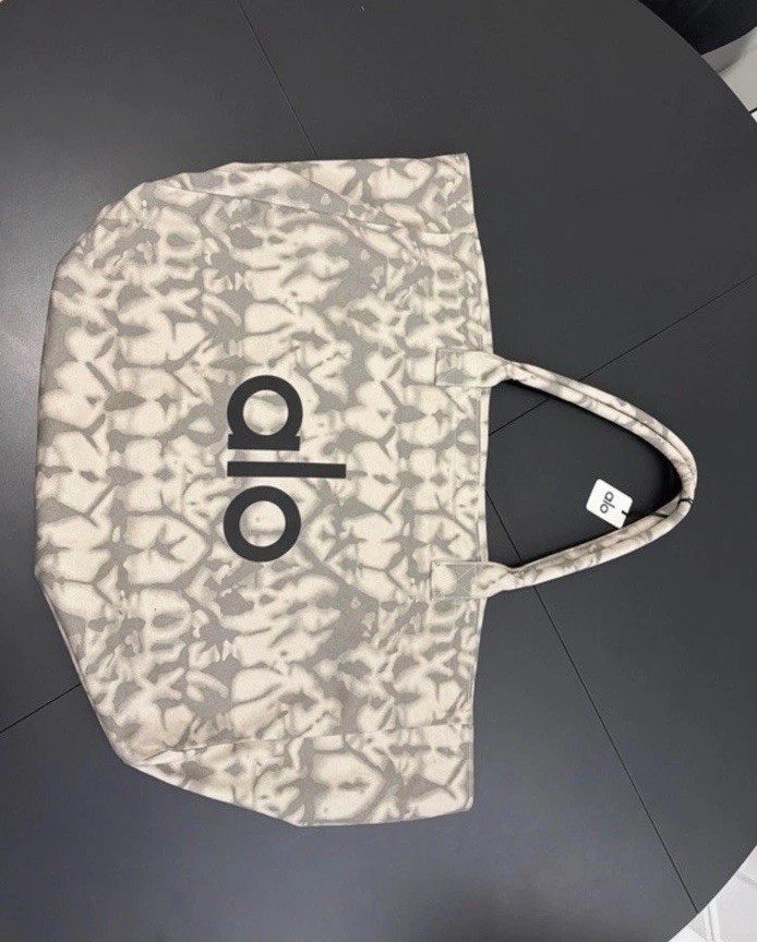 Alo Yoga Grey Tie Dye Canvas Tote Bag Shopper W7066R NWT Grey White Logo