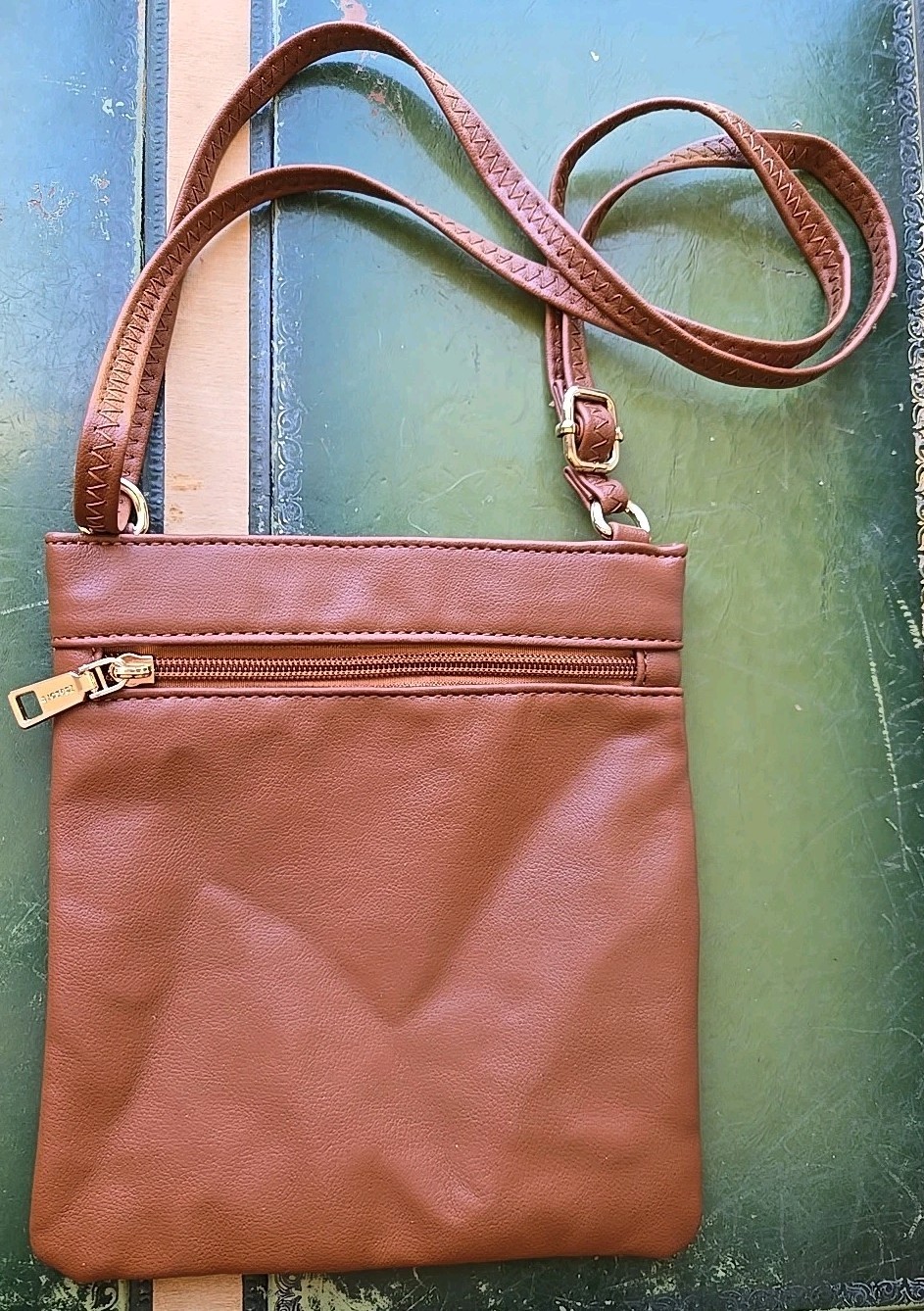 NWOT Faux Leather Crossbody Purse Shoulder Bag Small 7 3/4″ X 8 1/2″ Brown