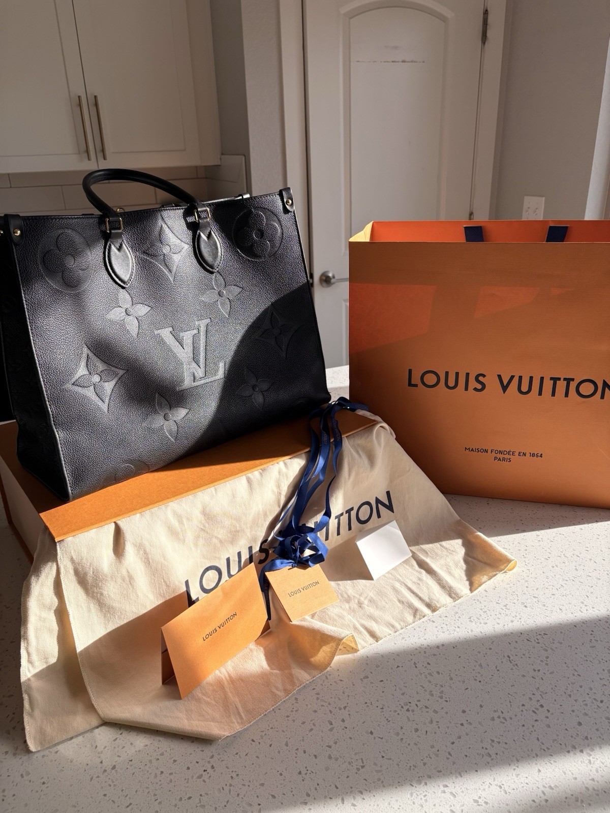 Louis Vuitton Onthego Black Tote Bag Empreinte Leather w/Orig Box Card Dustbag