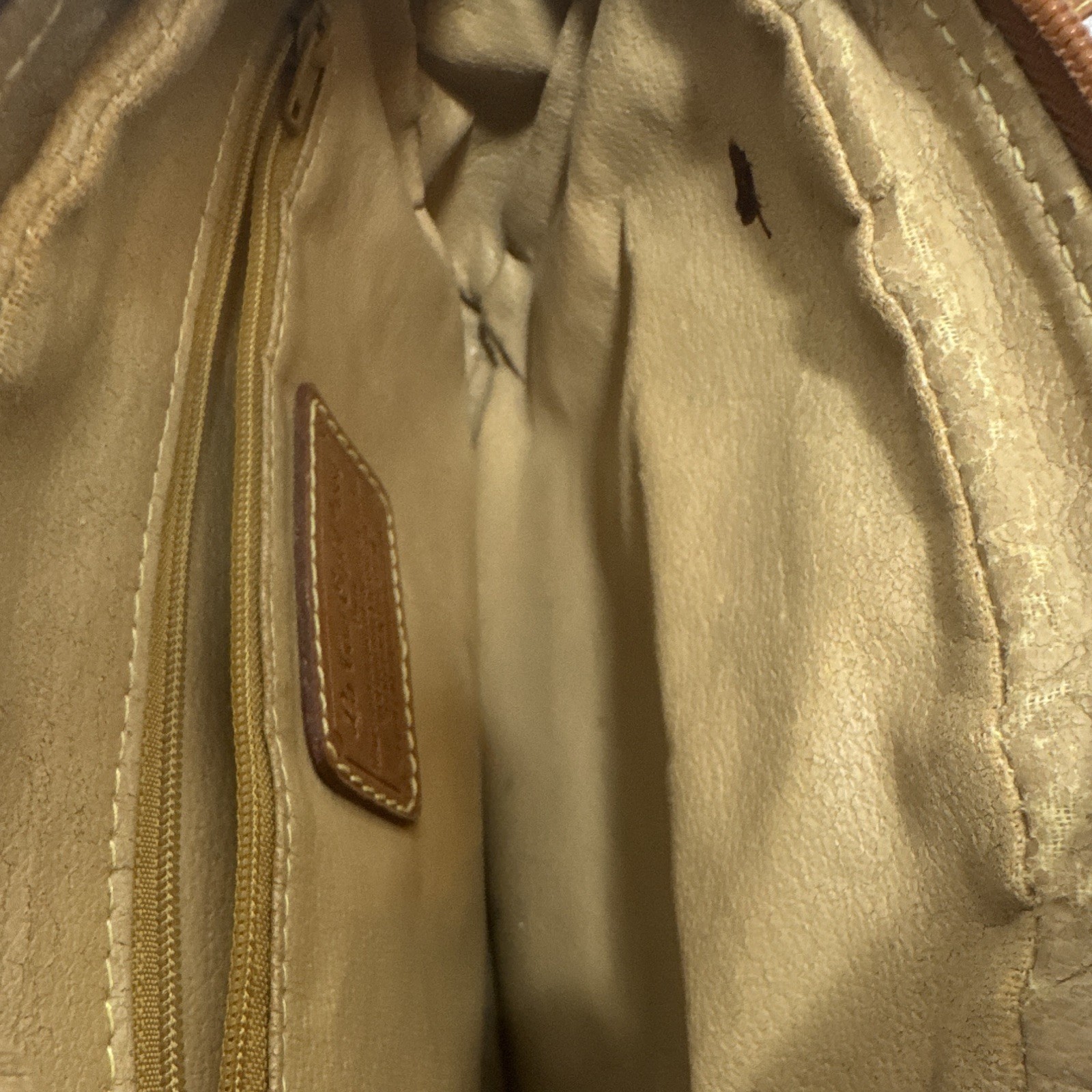 La Tour Eiffel Small Pebbled White/Brown Crossbody Bag Zip Gold Hardware Charm
